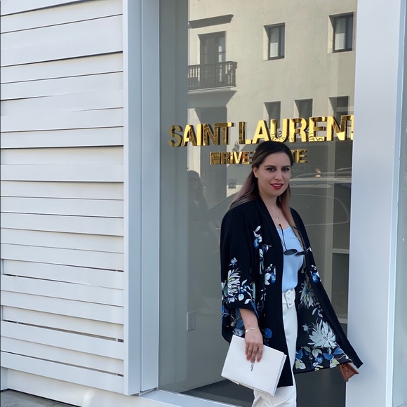 Meet your Posher, Alexandra - Picture 2 of 3